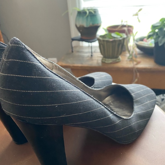 Steve Madden size 10, black with white pinstripes. Patton leather heels. - Picture 6 of 6